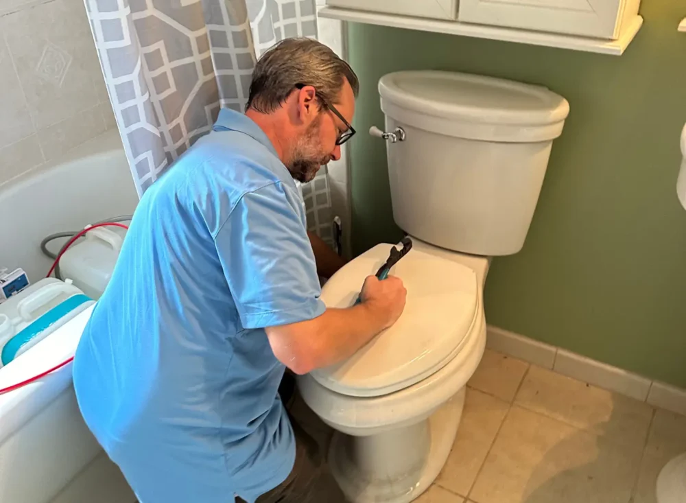 Toilet Repair and Replacement in Tampa, FL 